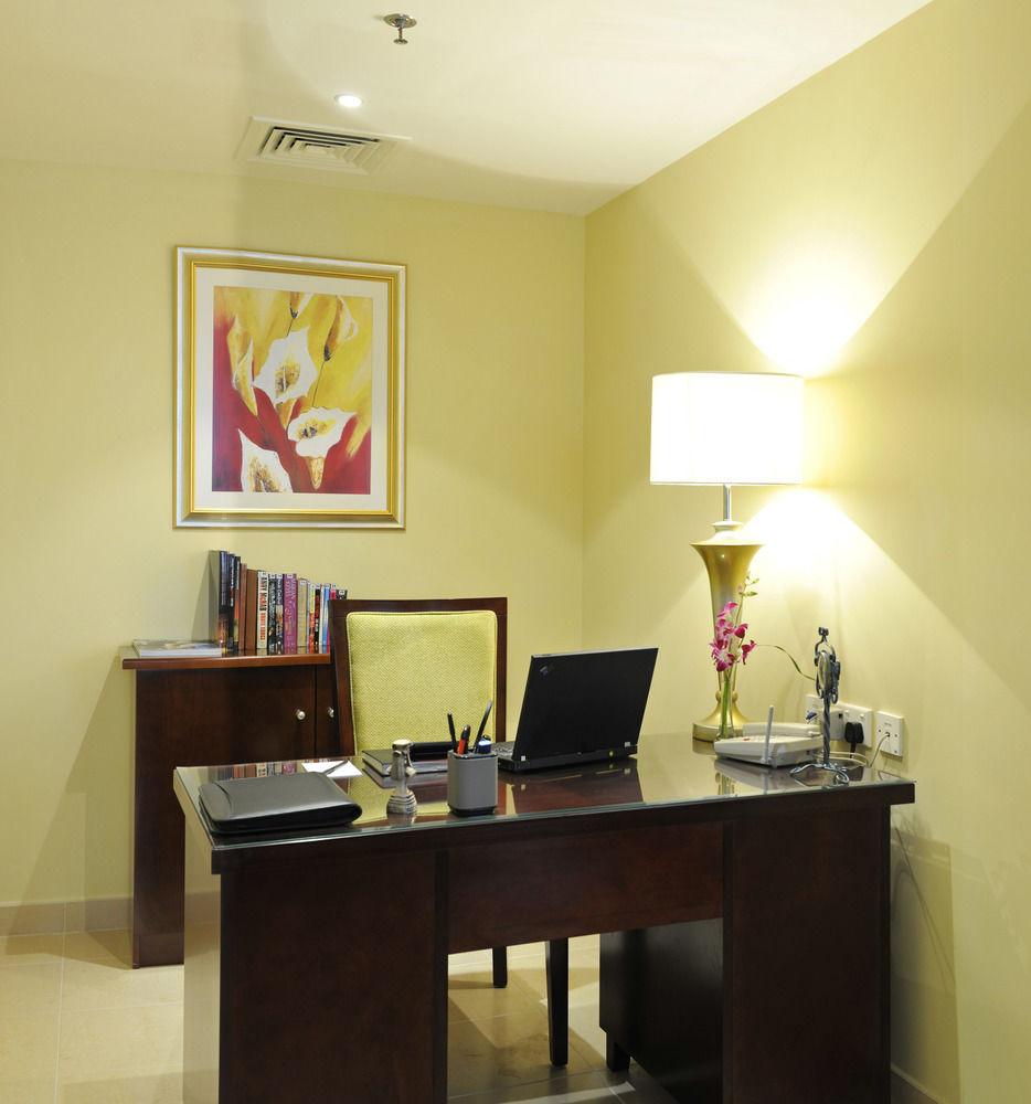 Marriott Executive Apartments Manama, Bahrain Zewnętrze zdjęcie A typical office at the hotel