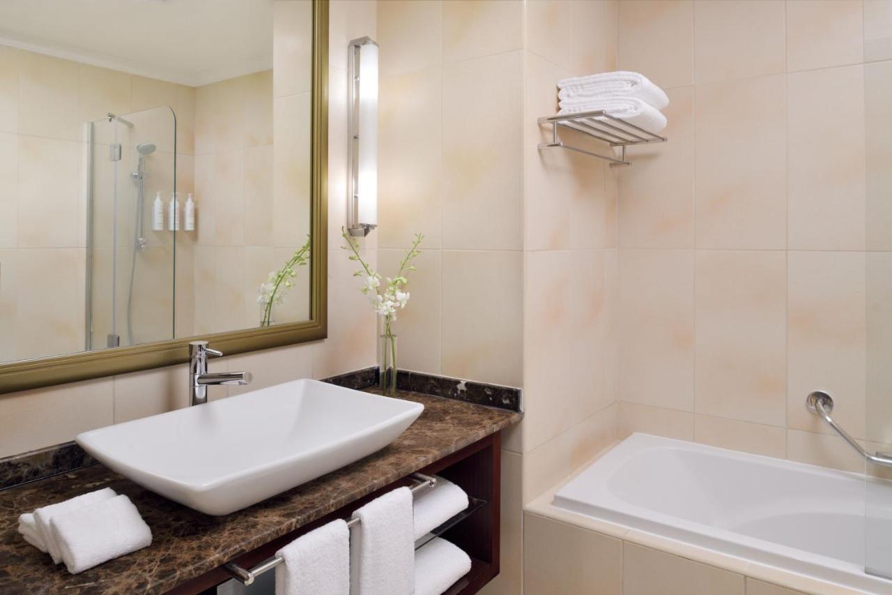 Marriott Executive Apartments Manama, Bahrain Zewnętrze zdjęcie Bathroom
