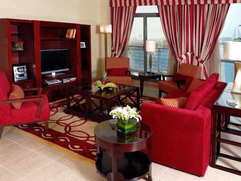 Marriott Executive Apartments Manama, Bahrain Zewnętrze zdjęcie A living room at the Jumeirah Emirates Towers Hotel